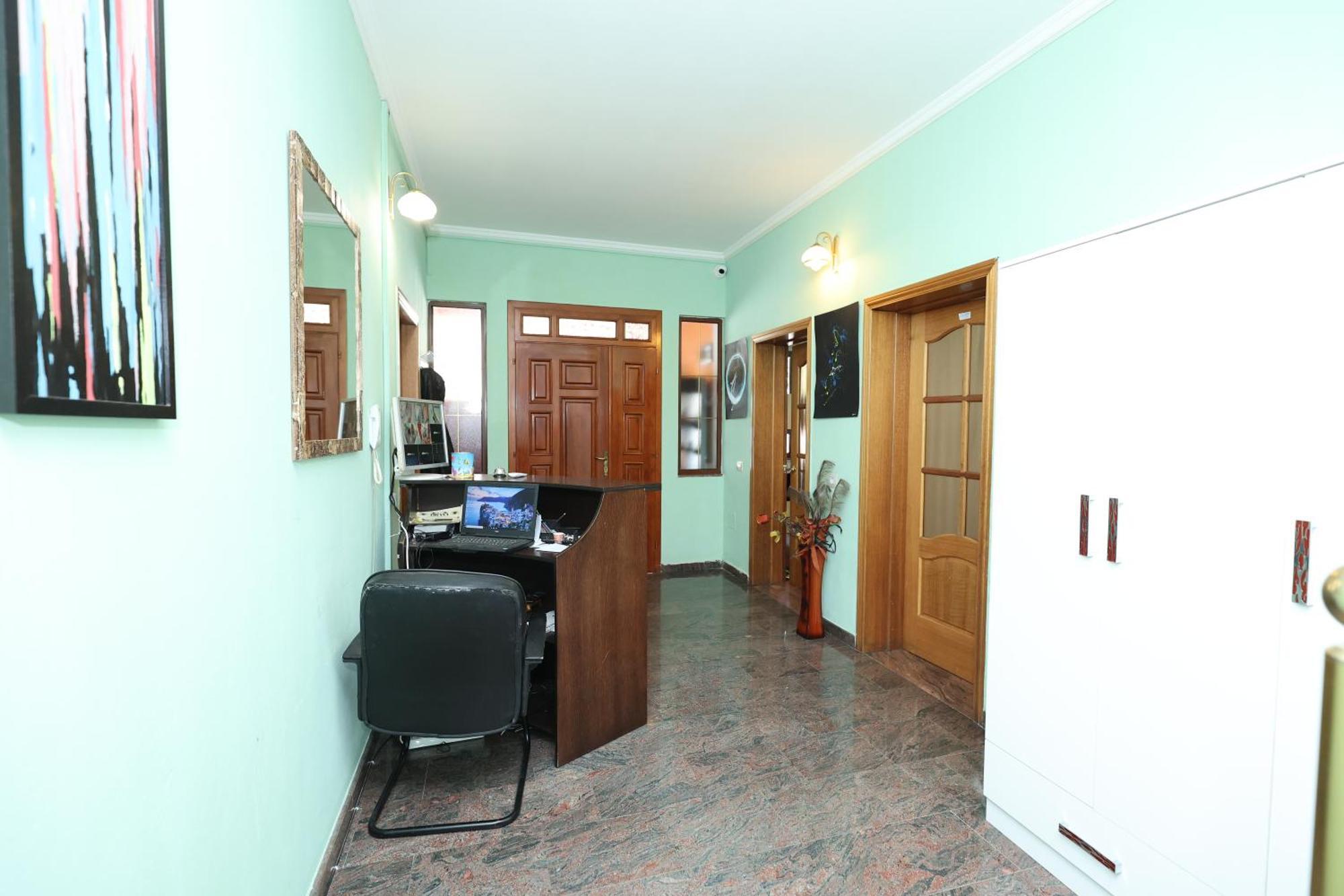 Hostel Osho 티라나 외부 사진
