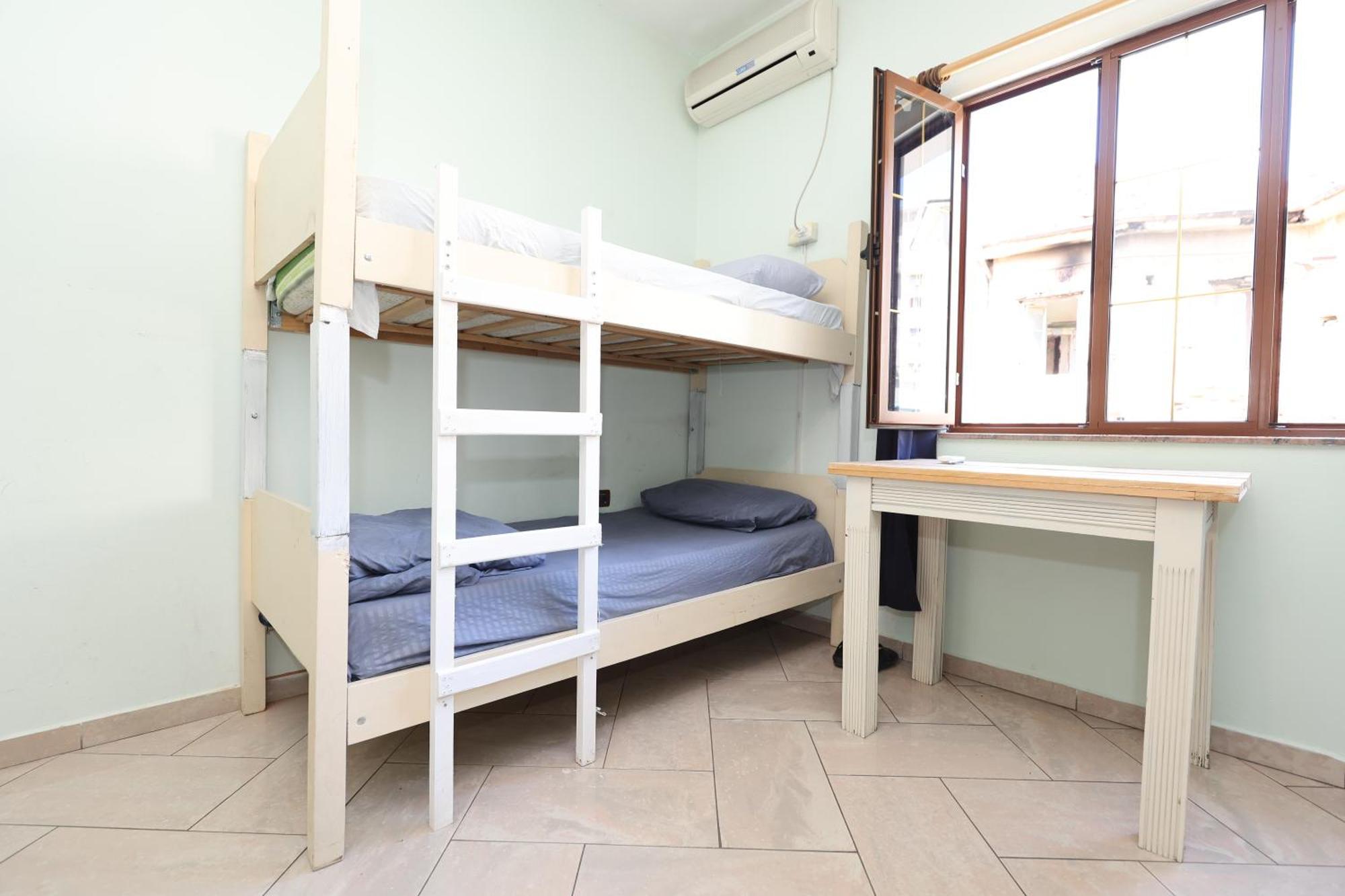 Hostel Osho 티라나 외부 사진