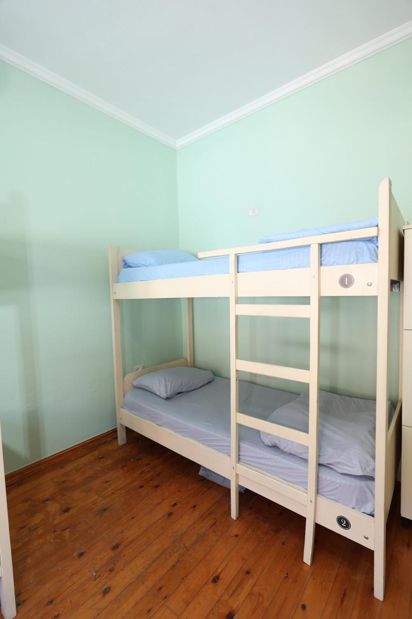 Hostel Osho 티라나 외부 사진