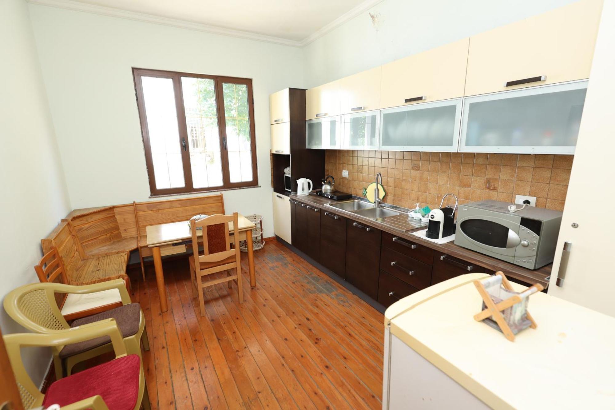 Hostel Osho 티라나 외부 사진